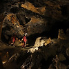 어둠에 휩싸인 동굴에서 40일간 살면 어떻게될까?