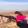 충격! 쿠르드족 소녀가 기관총을 발사, "ISIS 400명을 죽였다"라고 웃는 얼굴로 고백