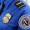 미 정부 폐쇄로 공항 대 혼잡, TSA 직원 "무급"으로 출근 불능