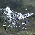 브라질 프로축구팀 샤페코엔시 선수태운 비행기 추락 - 75명 사망 6명 생존 사상 최악의 항공기 사고발생