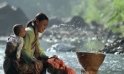 인도네시아 시골 사람들의 일상적인 모습을 담은 Dewan Irawan의 아름다운 사진들