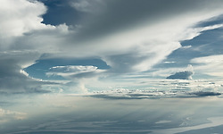 뤼디거 넴초프(Rüdiger Nehmzow)의 변화무쌍한 구름사진 작품들