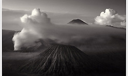 아름다운 자연풍경을 흑백사진으로 표현한 인도네시아의 사진작가 Hengki Koentjoro