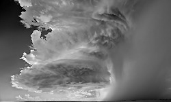 소니 월드 포토그래피 어워드의 수상작인 미치 도브라우너(Mitch Dobrowner)의 놀라운 구름사진