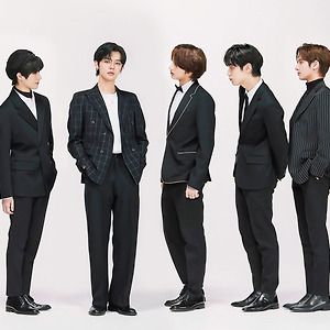 빅히트 15주년 아티스트 그룹 포토 투모로우바이투게더