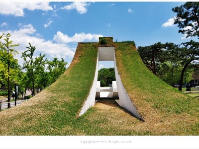 올림픽공원 조각공원 조각작품,  열림 - 정상을 향한 도약