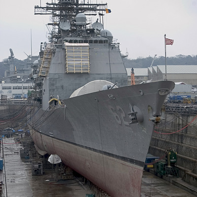 일본의 짭짤한 돈벌이 - 미 7함대의 모항 일본 요코스카항