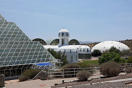 Biosphere 2 (바이오스피어 2) - 야심찬 인공 생태계 실험 현장
