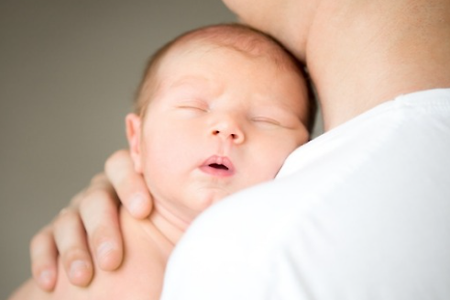 신생아 딸꾹질 멈추는법 - 딸꾹질 이유와 예방.