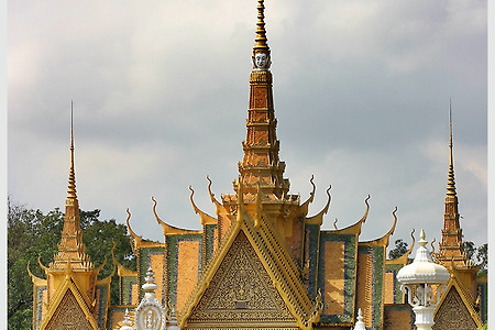 [캄보디아여행/프놈펜] 황금색 건물이 인상적인 `왕궁`