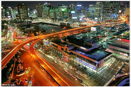 서울역의 화려한 밤