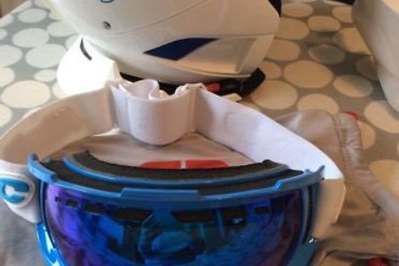 루룩헬멧 RuRoc RG1-DX ICE 팜니다.