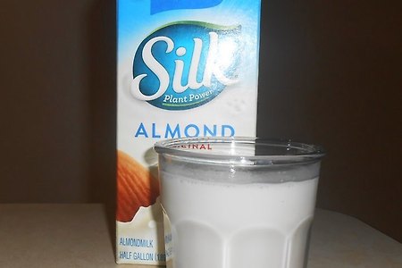 Silk Almond Milk - 미국 아몬드 밀크