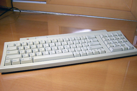 애플 키보드 II (Apple Keyboard II)