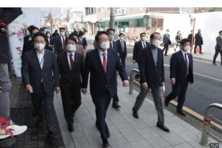 민주당 "서울대 중년들만 모인 인수위" 비판