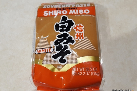Shirakiku Miso Shiro (White) Soy Bean Paste 쉬라키쿠 하얀 미소 (시로미소, 백미소)