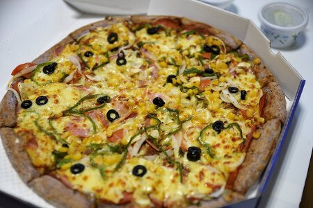 오랜만에 알볼로 피자에서 콤비네이션 피자 세트 주문해서 먹었습니다.