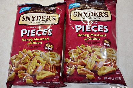 Snyder's of Hanover Pretzel Pieces, Honey Mustard and Onion 허니 머스터드 & 어니언 프레첼