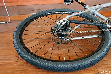 자전거 튜브 펑크 수리 2, 바퀴를 분리하지 않고 간편하게