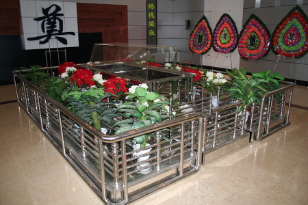 중국, 장례식용 시신 저온보관 장비전시회