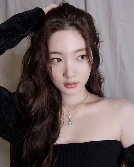 배우 정채연, 강혜원 'Swarovski (스와로브스키)' iconic Swan 광고