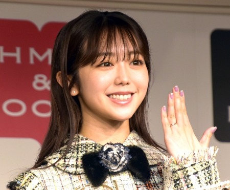 결혼 후 처음으로 모습을 드러낸 미네기시 미나미 (前 AKB48)