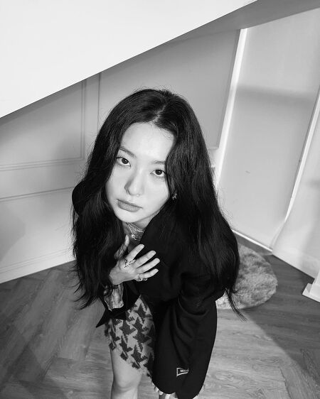 Red Velvet 슬기 첫 솔로 '28 Reasons' 뮤직비디오 공개