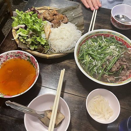 [맛집리뷰] 🍜서울숲 쌀국수 반쎄오 맛집 꾸아🥬