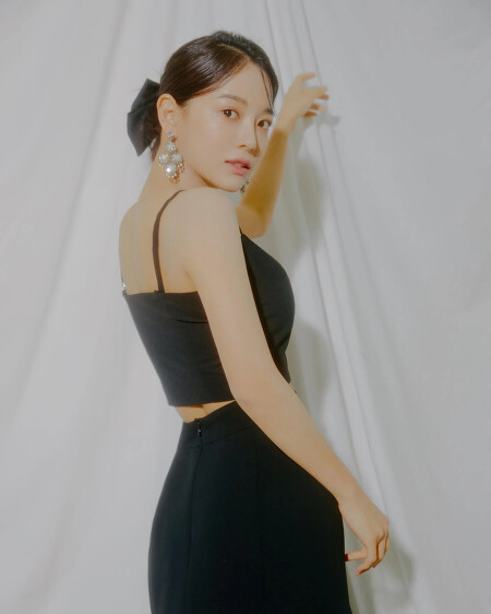 김세정 드레스 인스타그램 사진들 모음