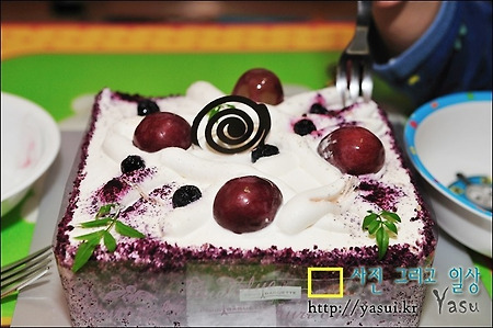 간밤에 케익선물~(파리바게트 블루베리케익)