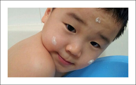 윤후 목욕 사진 - 어린 피부 미남 '윤후 목욕' 사진 속 맑은 피부
