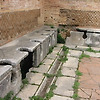 높은 기술로 알려진 고대 로마의 화장실...위생적이었을까?