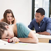 이른 아침 강의가 대학생의 수면 부족과 학업 성적 저하와 관련