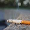 흡연자의 아이들은 시험 성적이 낮고 문제 행동이 많다