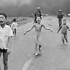 베트남 전쟁의 비극...당시 소녀와 사진 작가가 재회