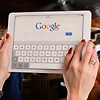 Google의 수입원이되는 서비스가 안고있는 문제점은 무엇?