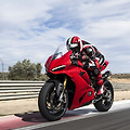 🏍️ 2025 두카티 뉴 파니갈레 V2 S 시승기 리뷰 – 레이싱의 피를 이어받은 완벽한 미들급 슈퍼스포츠