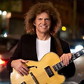 팻 메스니(Pat Metheny)｜장르 경계를 넘나든 재즈 기타리스트의 이정표