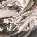 겨울용 침구류와 커튼 세탁하여 먼지와 알레르기 원인 물질 제거