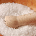 단 음식에 소금을 약간 뿌리면 단맛이 올라오는 이유는? (일본에서는 수박에 소금을 뿌려 먹는 이유)
