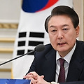 윤석열 대통령 ‘자체 핵 보유’ 언급 이유 대통령실 설명 “북 핵 위협 단호 대응 취지, NPT 준수 불변한다고”