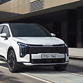 준중형 SUV 왕좌의 게임: 기아 스포티지 vs 현대 투싼, 2025년형 모델 전격 비교!
