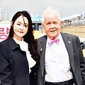 정유나 짐 로저스 수행비서가 되다.