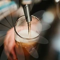 술집에서 즐기는 특별한 순간들: 안경원매매와 관련된 흥미로운 이야기
