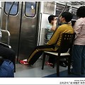 지하철에 앉을 자리가 없다구요? 걱정마세요!