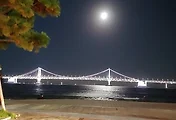 부산 광안리해수욕장에서 바라 본 광안대교 야경