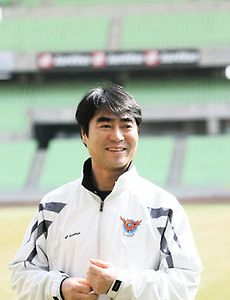 대구 FC 감독 변병주_ 스포츠 에이전트로 부터 뇌물받아... 썸네일