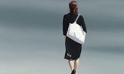 나이젤 콕스(Nigel Cox)의 리넨 캔버스에 그린 맑은 느낌의 구상화