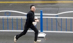 태풍 무이파(梅花)로 몸개그를 하는 사람들