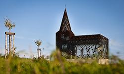 벨기에의 건축가 질스와 반 베렌버그Gijs & Van Vaerenbergh)가 강철로 만든 투명교회